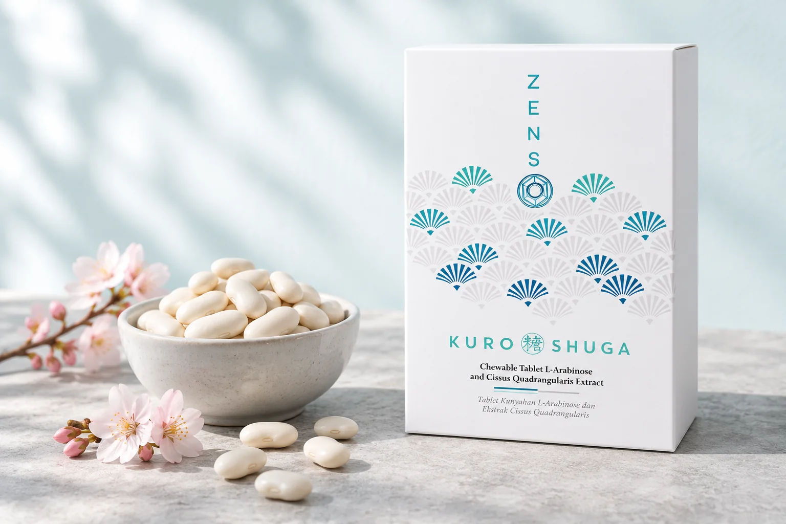 Kuro SHUGA 白腎豆黑醋咀嚼片盒裝，旁邊有一碗白腎豆同櫻花