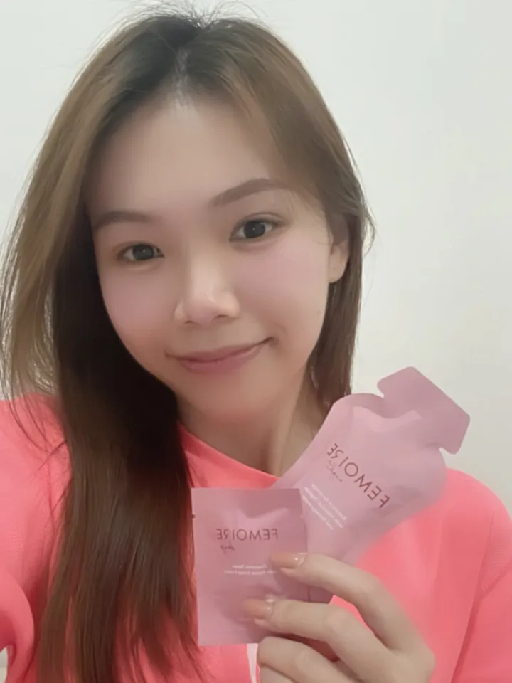 Femoire customer with their Night sachet
