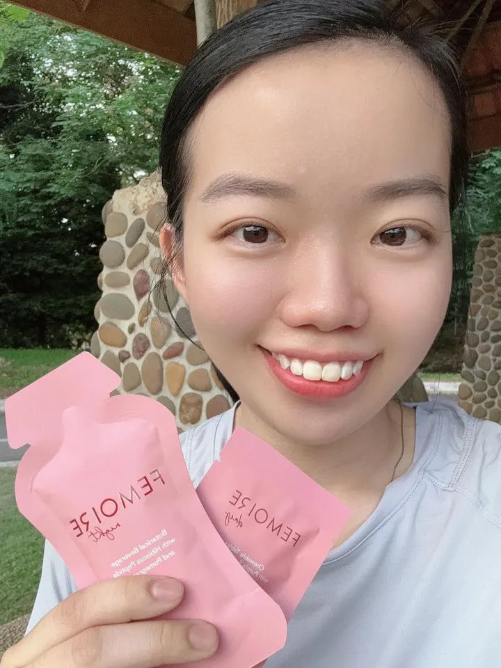 Femoire customer with their Night sachet