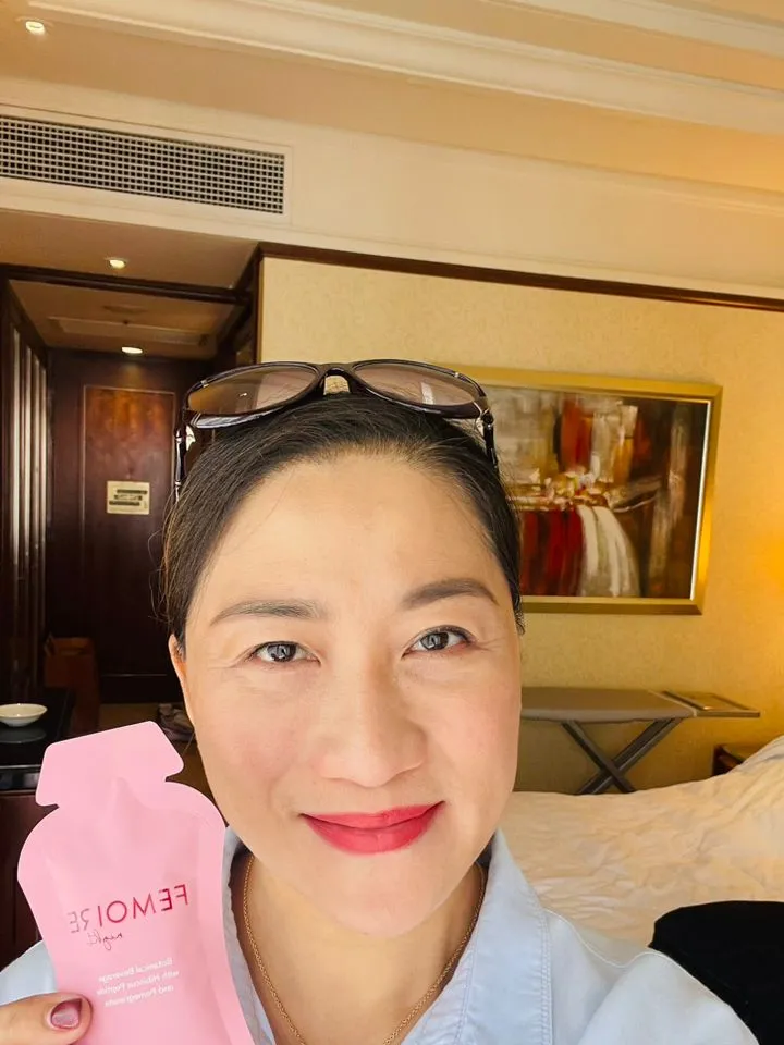 Femoire customer with their Night sachet