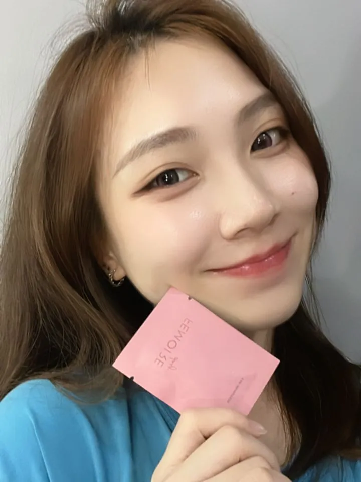 Femoire customer with their Night sachet