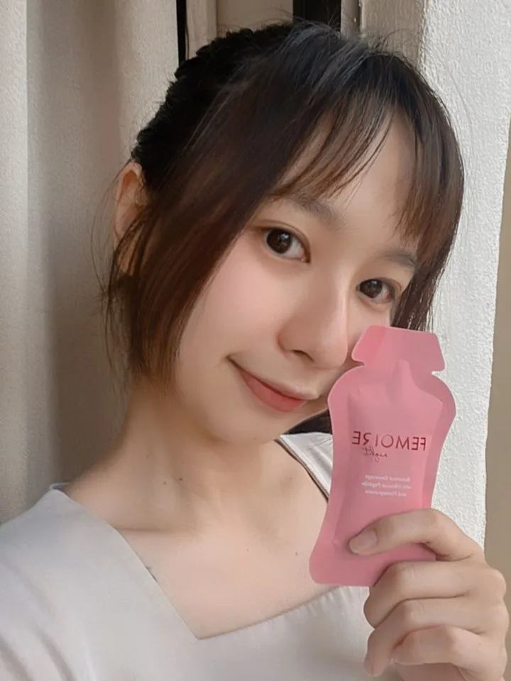 Femoire customer with their Night sachet