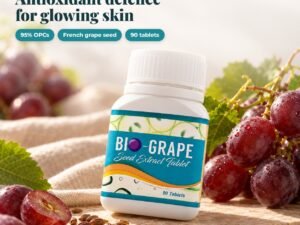 BIO Grape Seed bottle with dark red grapes and grape seeds