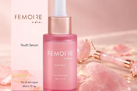 One set: FEMOIRE Youth Serum 30 ml, its box and the rose quartz Rose Beauty Stone.